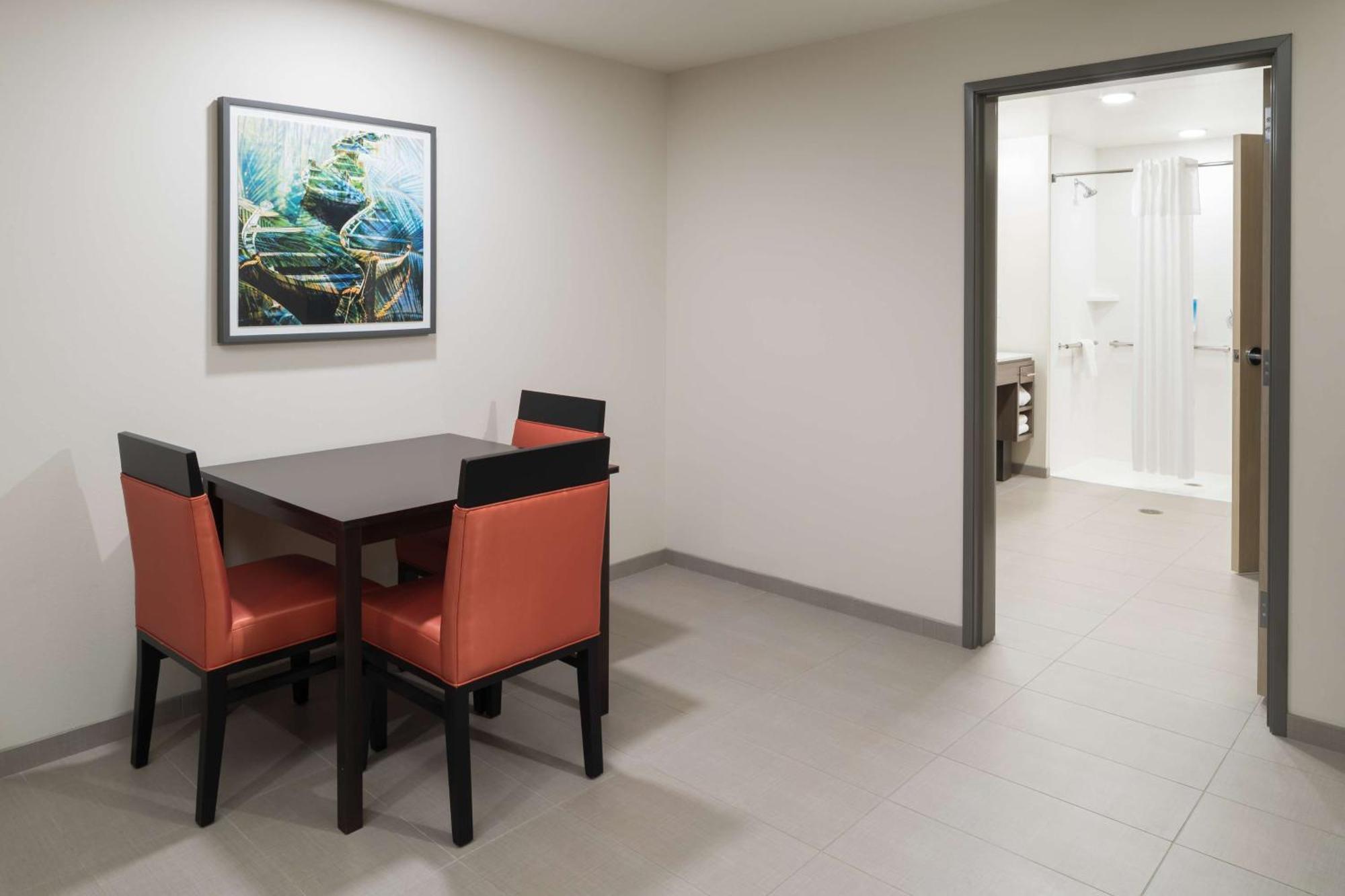 Home2 By Hilton Cruise Port Hotel 3*