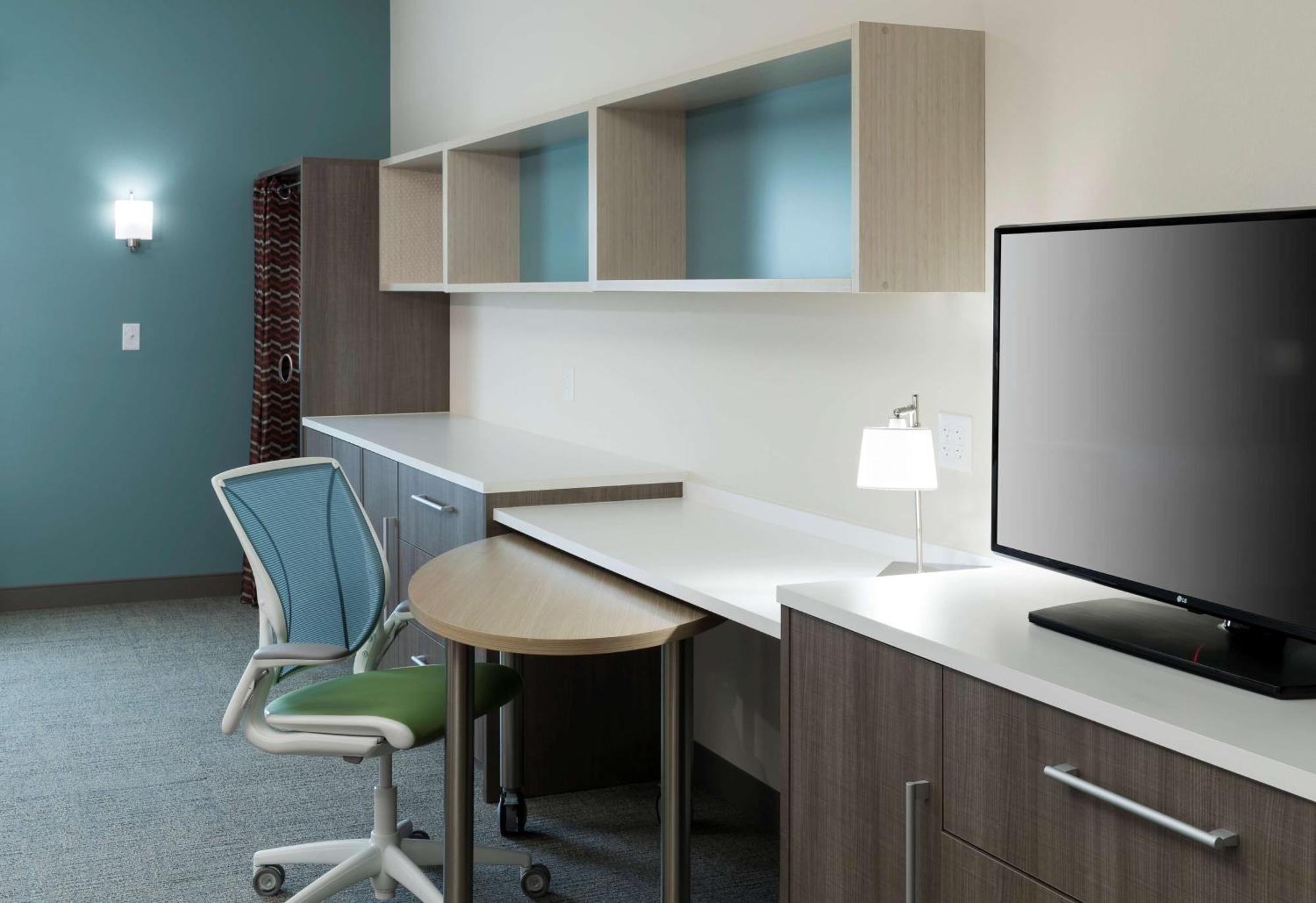 Home2 By Hilton Cruise Port Hotel 3*