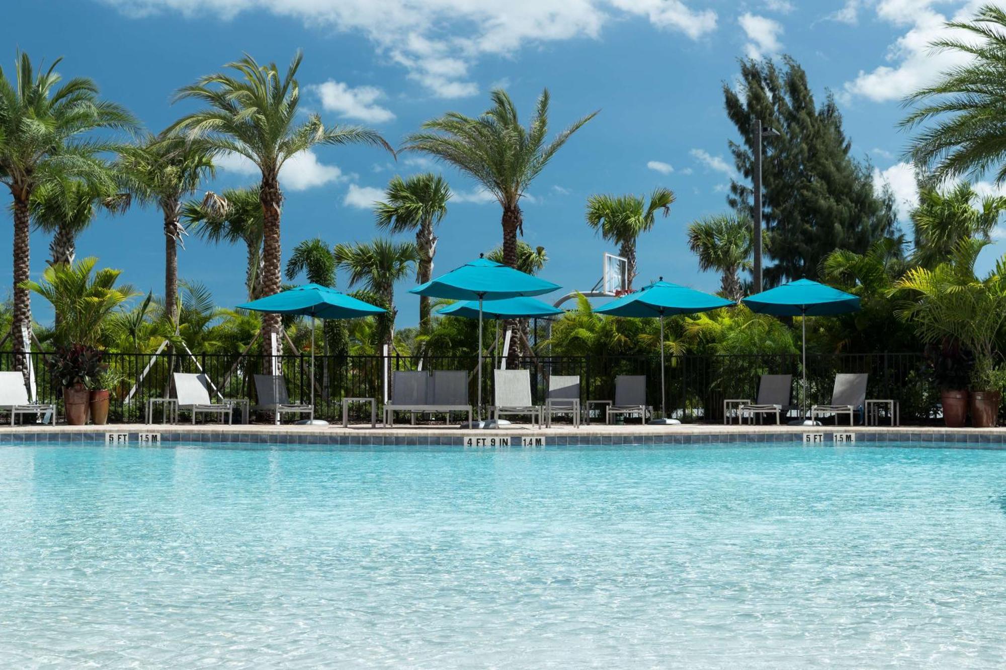 Hotel Home2 By Hilton Cruise Port 3*
